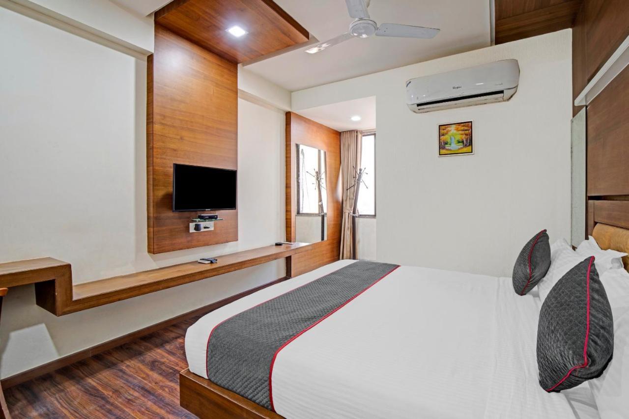 Hotel Navjivan Himatnagar Exterior photo